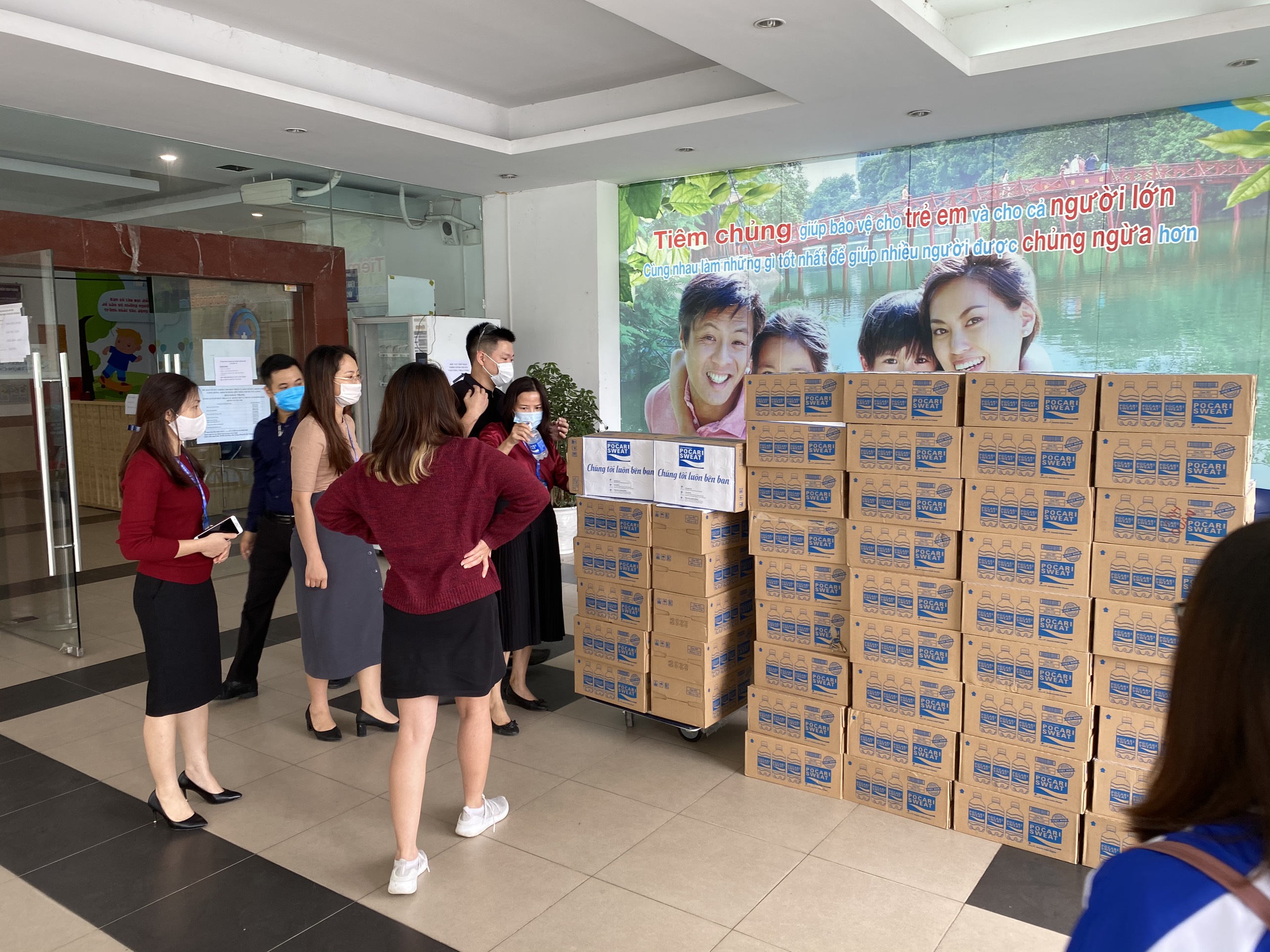 Thức uống bổ sung ion Pocari Sweat đồng hành cùng chiến dịch Xin cảm ơn ủng hộ các y bác sĩ chống Covid-19 Thức uống bổ sung ion Pocari Sweat đồng hành cùng chiến dịch Xin cảm ơn ủng hộ các y bác sĩ chống Covid-19